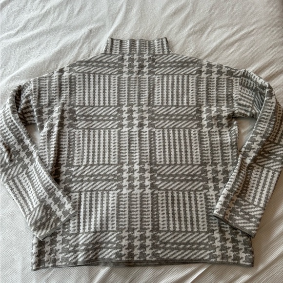 Soft houndstooth sweater - Picture 4 of 4